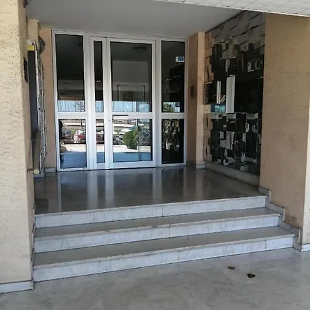 Joli Studio Bord De Mer, Clim, Balcon, Parking Prive Menton Exterior foto