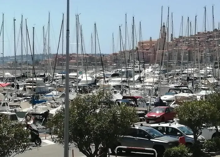 Joli Studio Bord De Mer, Clim, Balcon, Parking Prive