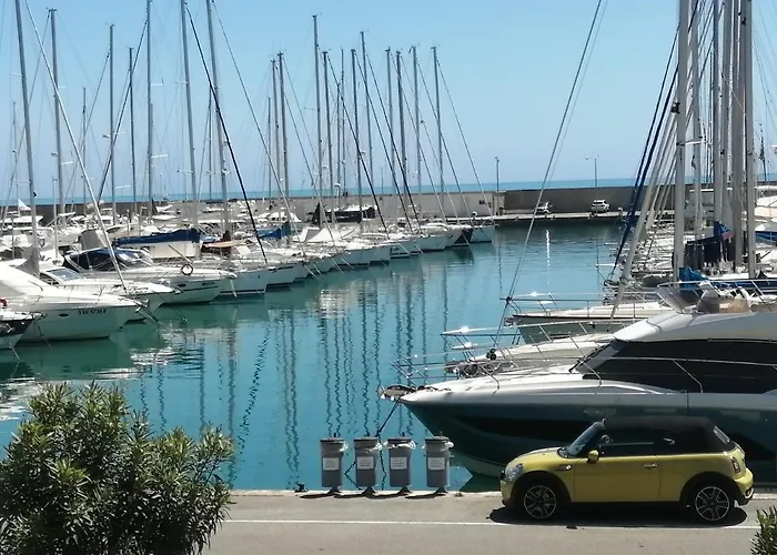Joli Studio Bord De Mer, Clim, Balcon, Parking Prive