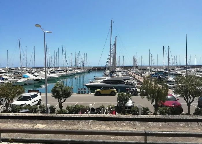 Joli Studio Bord De Mer, Clim, Balcon, Parking Prive